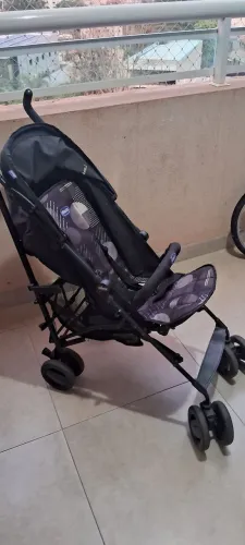 Vendo carrinho Chicco London, em ótimo estado