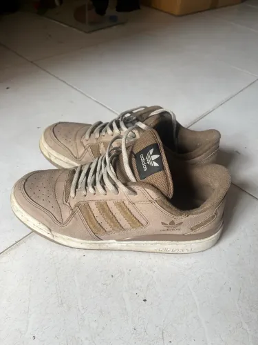 tênis adidas