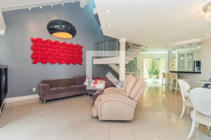 Casa à Venda - Sarandi, 4 Quartos, 208 m2