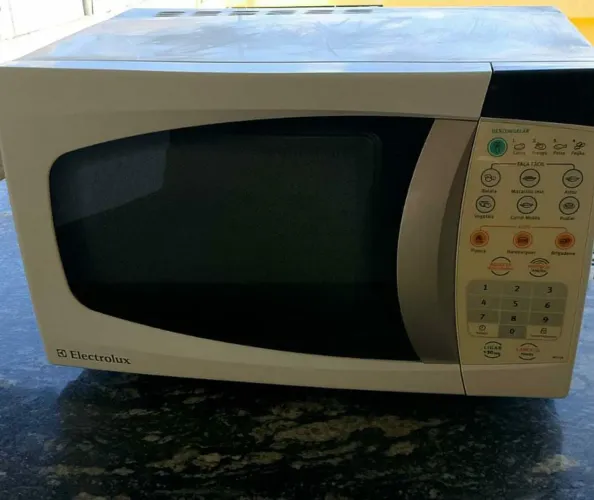 Micro-ondas Electrolux 18 litros
