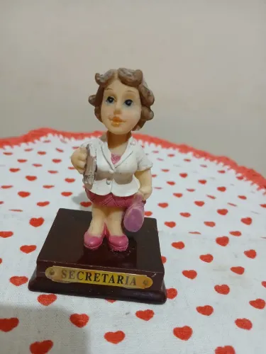 Secretária ( bibelô de resina)