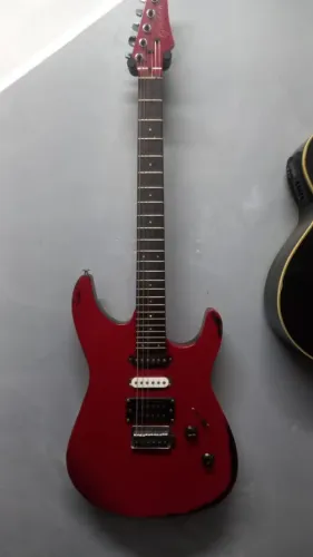 Guitarra Superstrato Golden 24 trastes