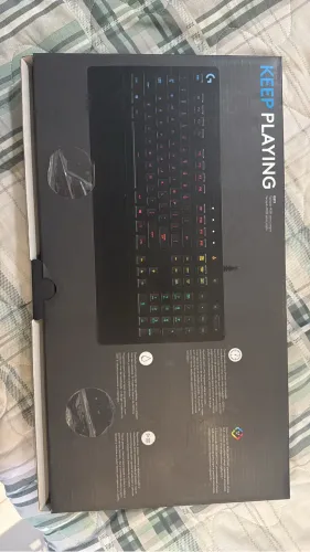 Teclado Gamer Logitech G213 com Layout ABNT2, RGB LIGHTSYNC