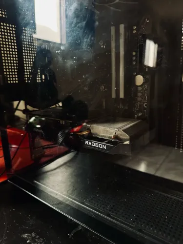 AMD RX 6600 ASROCK 8GB / Troco em menor + volta