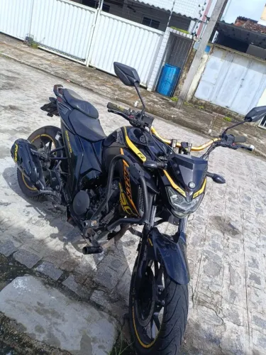 Fz25 esportiva