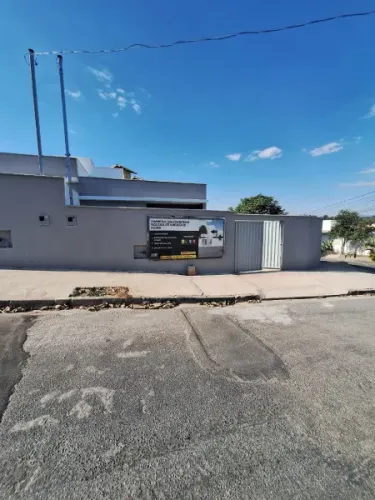 EXCELENTE CASA GEMINAD EM ATIMA LOCALIZAAAO DO BAIRRO VILA VERDE EM BETIM