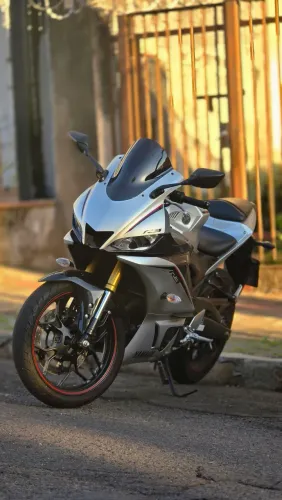 Yamaha r3 Prata 2021