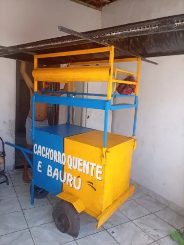 Vendo este carrinho de cachorro quente