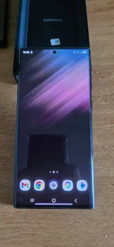 S22 ultra usado como novo.