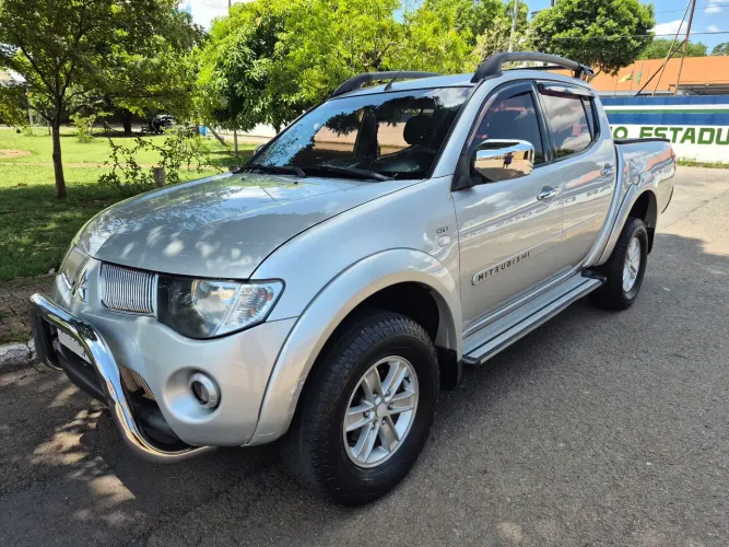 Mitsubishi L200 Triton HPE 3.5 CD V6 24V Flex Aut. 2010