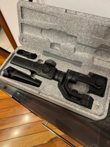 Zhiyun Smooth 4 Gimbal Estabilizador para celular - Usado apenas 2 vezes