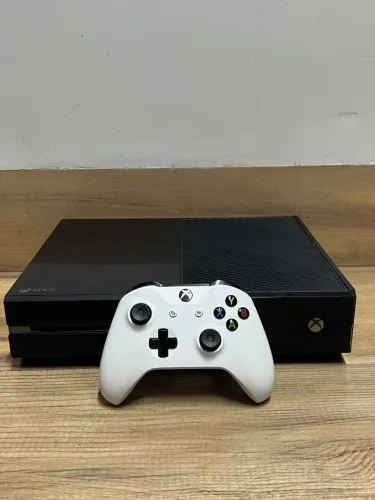 Xbox One FAT - 500GB.