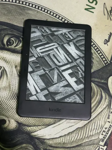 Kindle 10ª Geração 8GB com Luz Embutida - Excelente Estado