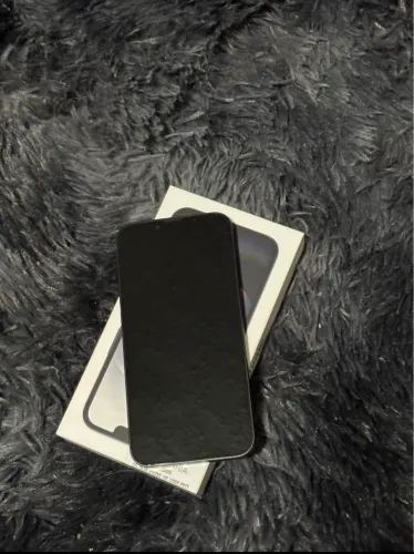 iPhone 16e zero tudo ok nenhum detalhe só pegar usar 