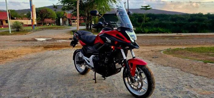 NC 750x A MAIS EQUIPADA DE PE