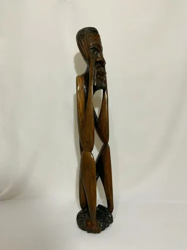 Escultura Artística em Madeira Figura Humana Estilizada inspiração "O Pensador africano"