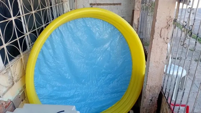 PISCINA INFLÁVEL 300 LITROS NOVA