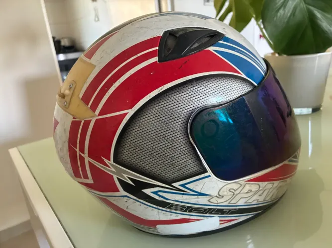 Capacete