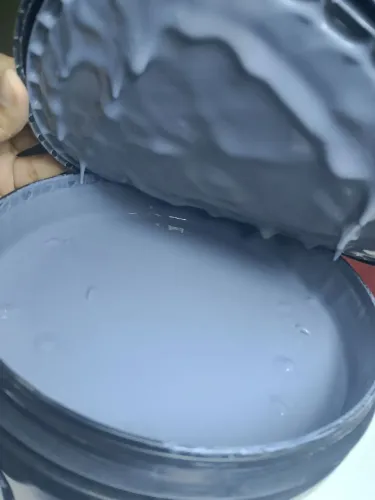 Tinta emborrachada cinza