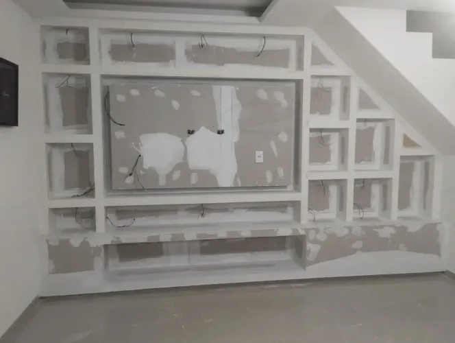 Gesseiro de drywall e plaquinha 