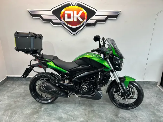 BAJAJ DOMINAR 400 2025 VERDE
