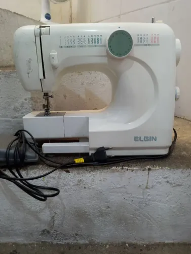 Máquina de costura
