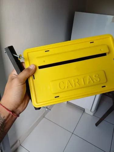 Caixa de Correio de Plástico resistente - Novo