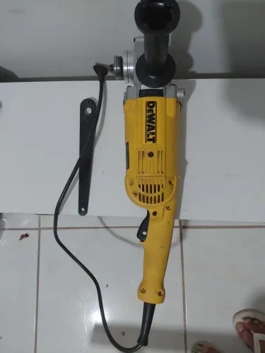 Vende se esmerilhadeira Dewalt 2200w!