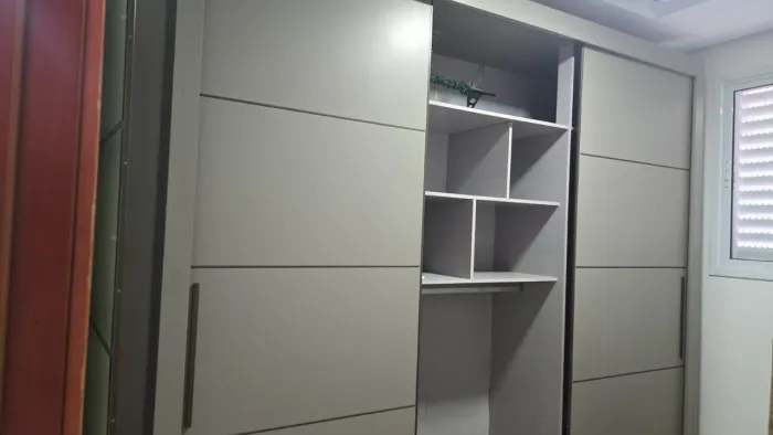 Vendo Guarda Roupa em excelente estado de conservação