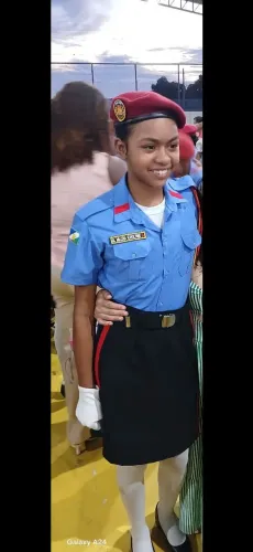Vendo fardamento social completo da escola Sônia de Brito valor 550 reais. *