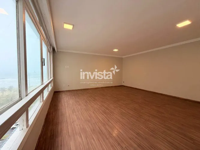 Avenida da Praia Vista mar e uma planta ampla em localização privilegiada.