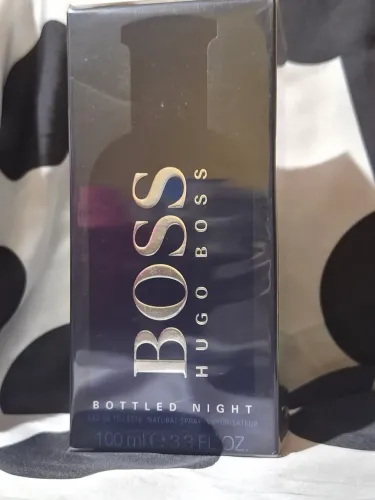 Eau de toilette Boss Bottled Night novo