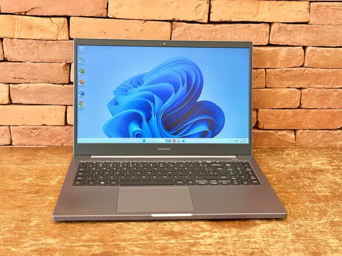 Notebook Samsung ultra rápido com SSD 480Gb