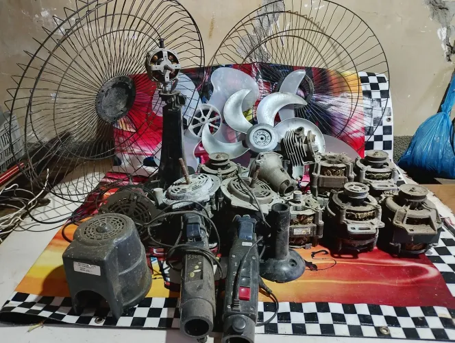 Sucata de Motores110 V / funcionando normalmente !!! 