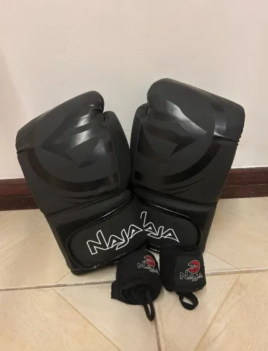 Luva de Muay Thai - Naja, 12oz