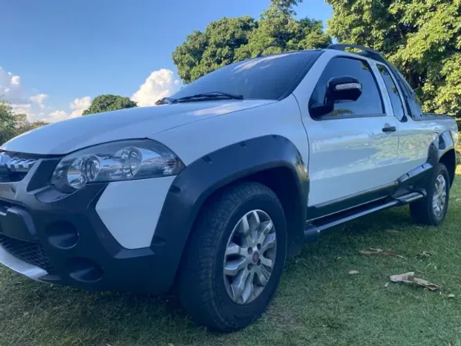 Fiat Strada Adventure 1.8/ 1.8 Locker Flex CE 2013