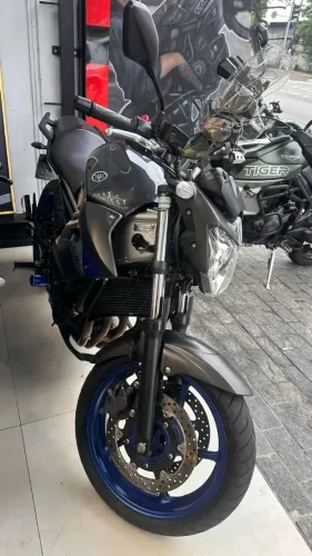 YAMAHA XJ6 N