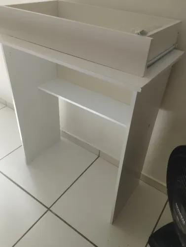 Penteadeira a gaveta está sem colocar porque não tenho parafusadeira montei só com a chav