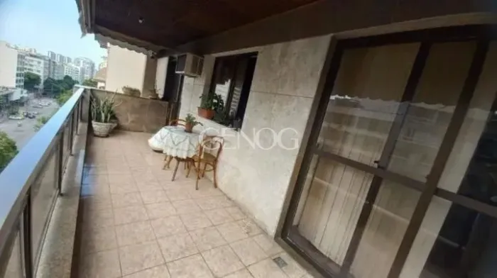 Apartamento com varanda, 03 quartos à venda na Tijuca!