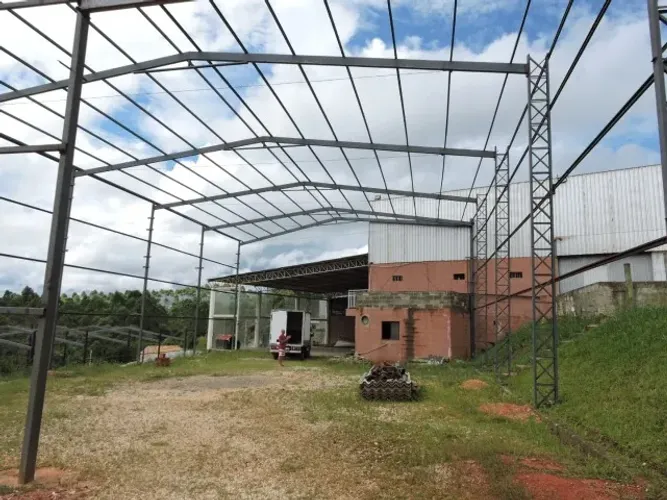 terreno 4.900m² com barracão em Colombo