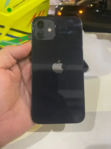 IPHONE 12<br>Face ID off<br>Trincado no canto superior