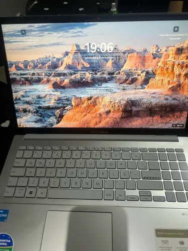 Notebook Asus Vivobook Go 15 Intel Core I3 4gb 128gb Ufs W11 Prateado