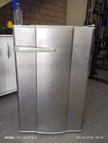 Frigobar 70 litros venax 220V