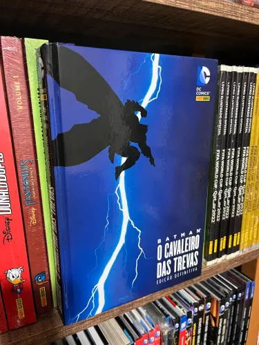 HQ BATMAN O CAVALEIRO DAS TREVAS EDIÇÃO DEFINITIVA