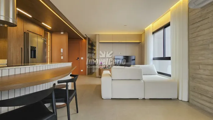 Apartamento de primeira locação e mobiliado de 93 m² privativo com 3 dormitórios sendo 1 s
