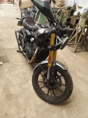  Scrambler 400X