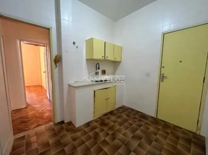 Apartamento - / Residencial / Laranjeiras