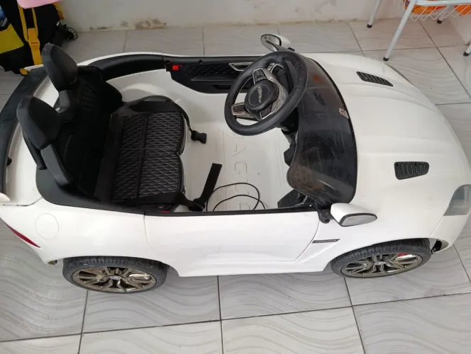 Caro Jaguar de brinquedo eletrônico com carregador 