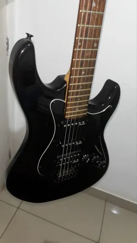 GUITARRA STRINBERG