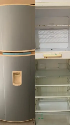 Geladeira consul duplex em perfeito estado, nunca apresentou defeito.